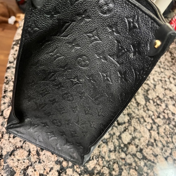 Authentic Louis Vuitton On The Go Gm - Picture 2 of 5